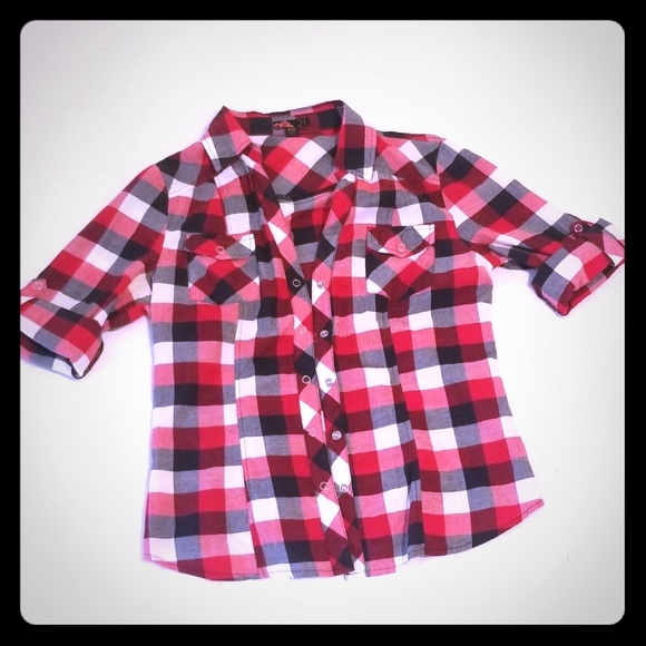 Forever 21 Tops - 🌶 Plaid Button up Shirt